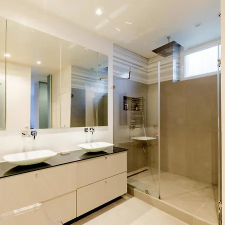 Elegant 4 - Bedroom With A Garden, 16 By Easyflat Appartamento *